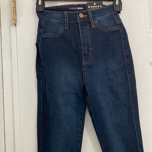 NWT FASHION NOVA CLASSIC HIGH WAIST SKINNY JEANS - DARK DENIM - SIZE 0 - Picture 5 of 8